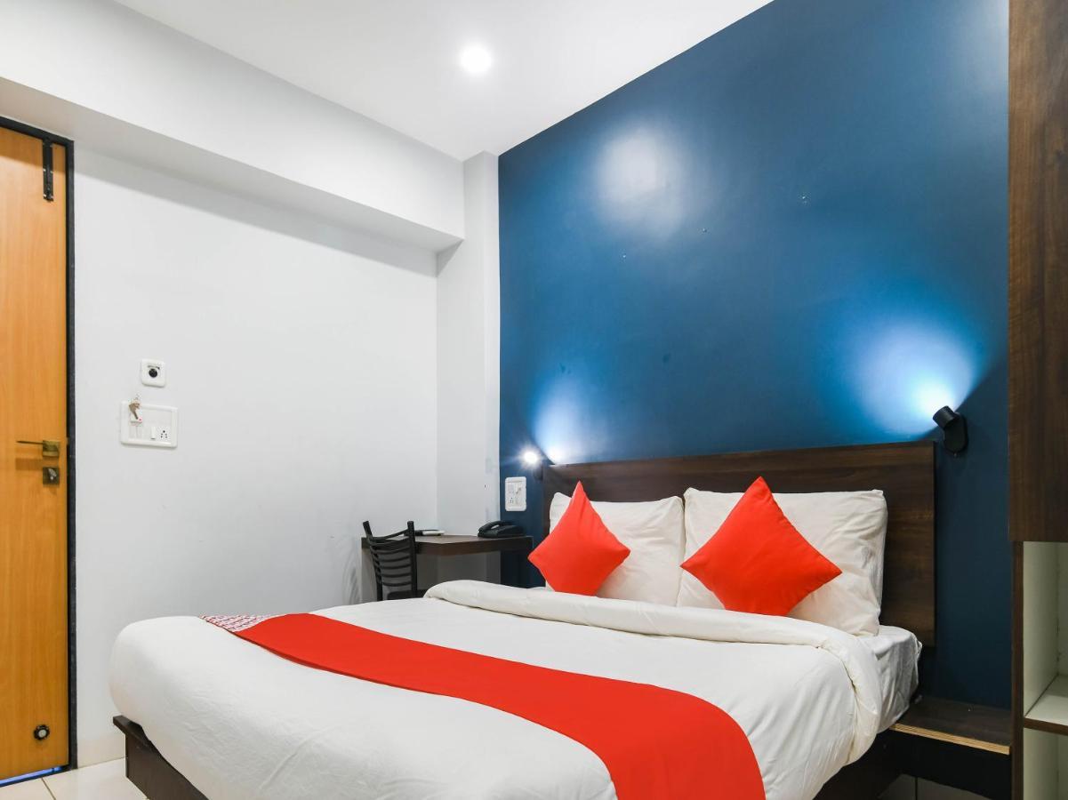 Oyo 77003 Shine Indore